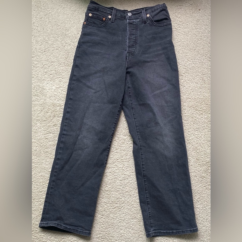 Women Levis’s Straight Leg Black Jeans - size 26W x 27L